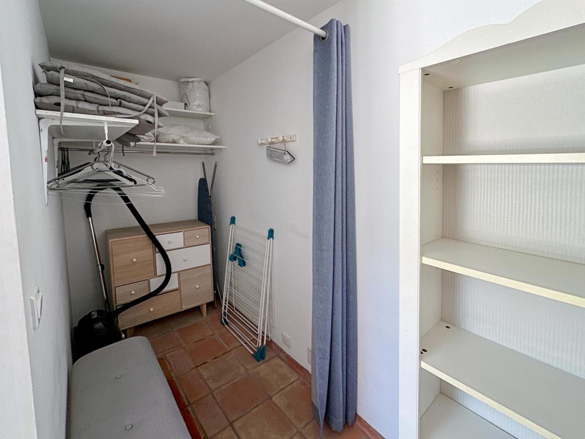 Superbe Emplacement , Terrasse Et Parking! *