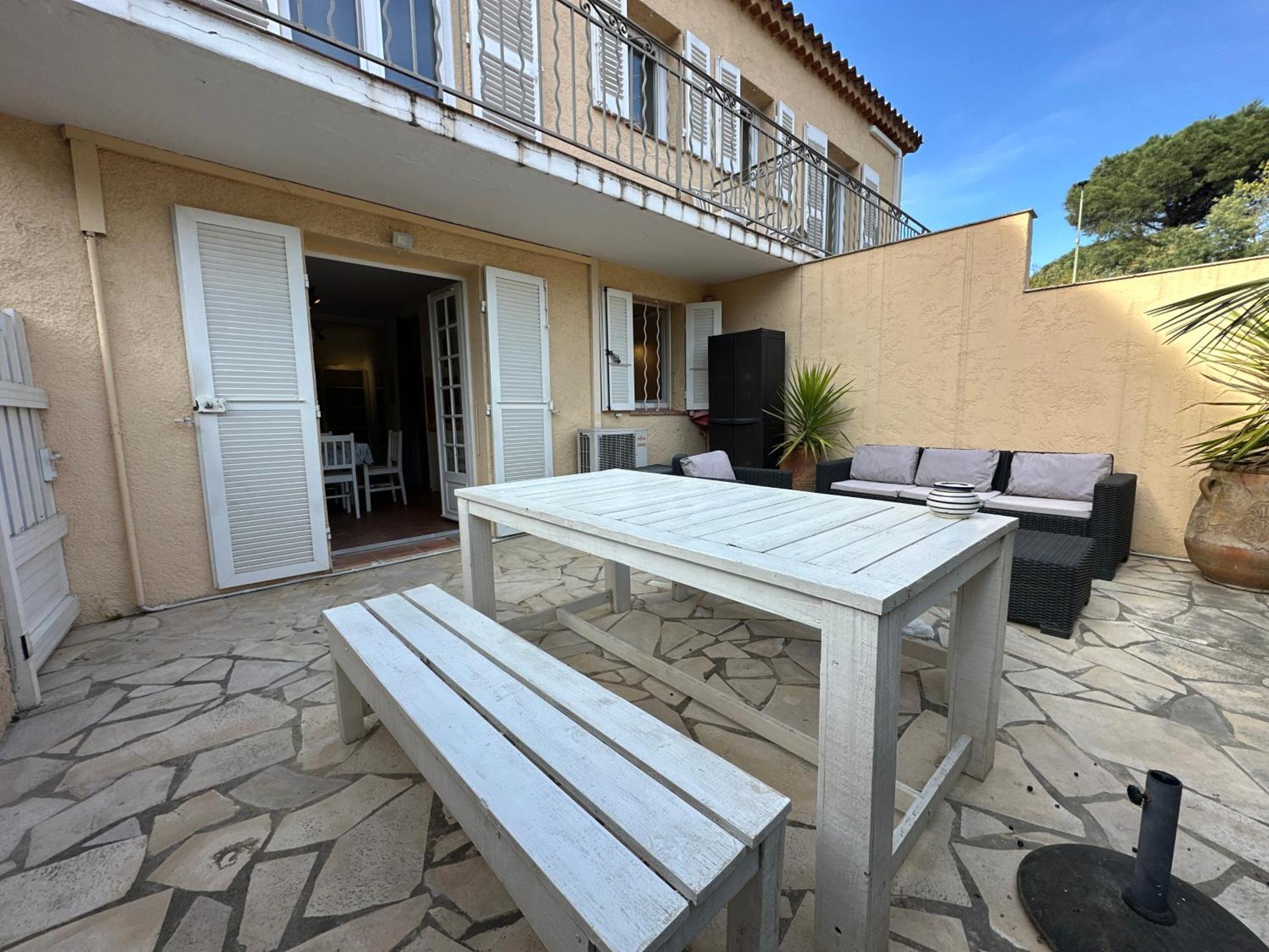 Superbe Emplacement , Terrasse Et Parking!